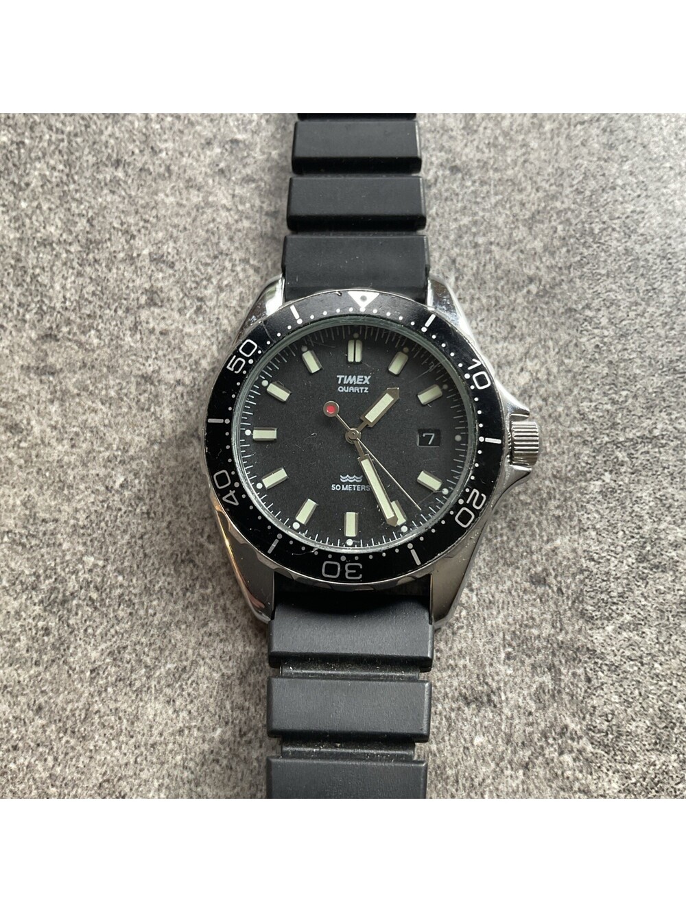 Vintage Timex Red Dot Second Hand w/ Date Quartz Black Dial Diver Style Watch BP